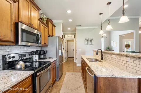 Kitchen - 1457 E Lake Front Dr, Hernando, MS 38632 photo 1 of 1