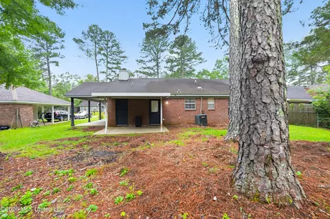 1438 Summit Ave, Jackson, MS 39212