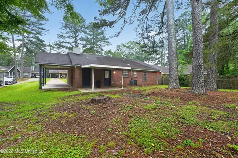 Exterior - 1438 Summit Ave, Jackson, MS 39212 photo 3 of 4