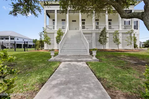 300 S Beach Blvd, Waveland, MS 39576