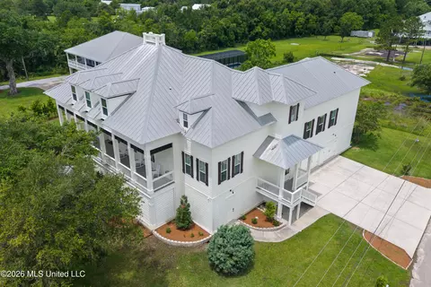 300 S Beach Blvd, Waveland, MS 39576