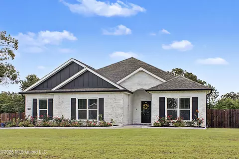 19069 Harrington Cir, Biloxi, MS 39532