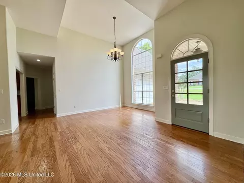 Entry Way - 1868 Trapper Dr, Hernando, MS 38632 photo 1 of 2