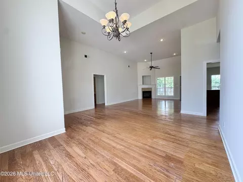 Living - 1868 Trapper Dr, Hernando, MS 38632 photo 4 of 7