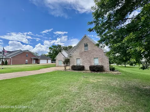 Exterior - 1868 Trapper Dr, Hernando, MS 38632 photo 4 of 8