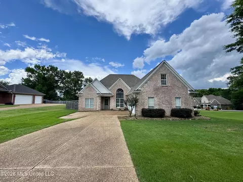 Exterior - 1868 Trapper Dr, Hernando, MS 38632 photo 3 of 8