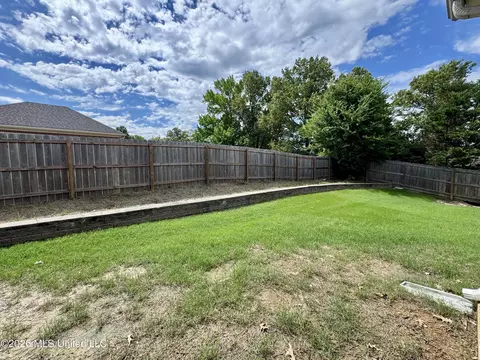 Exterior - 1868 Trapper Dr, Hernando, MS 38632 photo 7 of 8