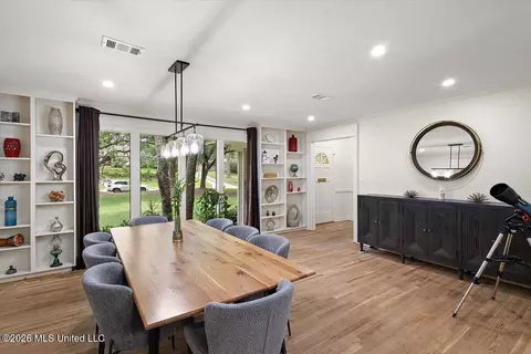 Dining - 3669 Cavalier Dr, Jackson, MS 39216 photo 3 of 4