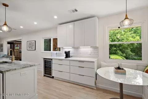 Kitchen - 3669 Cavalier Dr, Jackson, MS 39216 photo 5 of 6