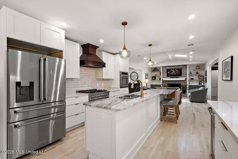 Kitchen - 3669 Cavalier Dr, Jackson, MS 39216 photo 6 of 6