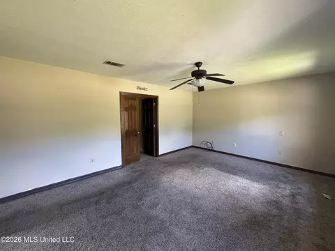 Living - 5221 Forest Hill Rd, Jackson, MS 39272 photo 4 of 7