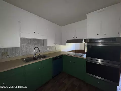 Kitchen - 5221 Forest Hill Rd, Jackson, MS 39272 photo 1 of 3