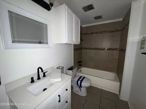 Bath - 5221 Forest Hill Rd, Jackson, MS 39272 photo 5 of 5