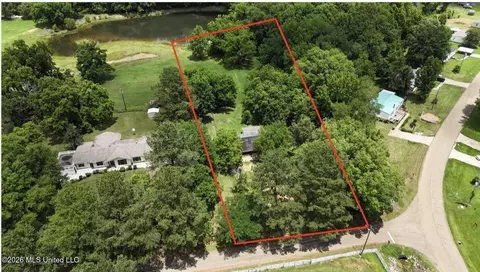 1433 Ross Cir, Jackson, MS 39209