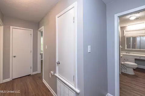 Entry Way - 809 Normandy Dr, Clinton, MS 39056 photo 2 of 2
