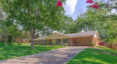 Exterior - 809 Normandy Dr, Clinton, MS 39056 photo 1 of 8
