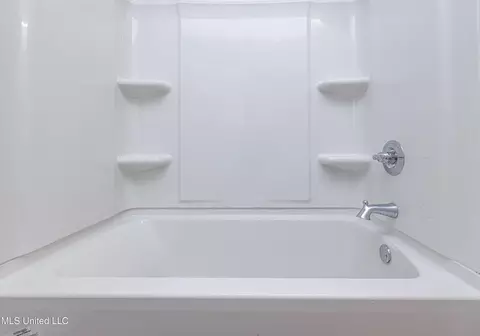 Bath - 809 Normandy Dr, Clinton, MS 39056 photo 5 of 6