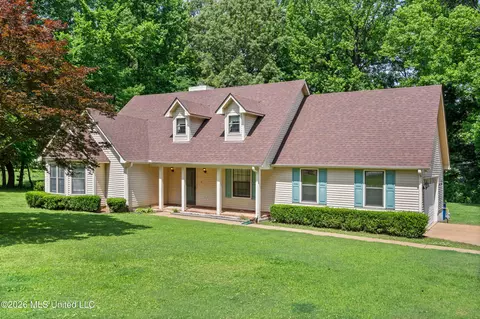 6985 Stanley Dr, Olive Branch, MS 38654