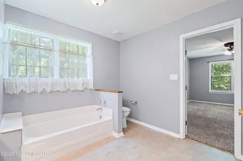 Entry Way - 6985 Stanley Dr, Olive Branch, MS 38654 photo 3 of 3