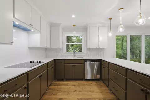 Kitchen - 4455 E Ridge Dr, Jackson, MS 39211 photo 1 of 4
