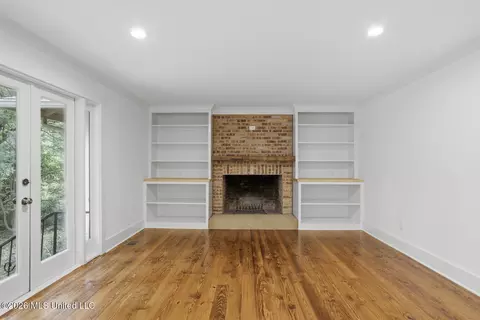 Living - 4455 E Ridge Dr, Jackson, MS 39211 photo 7 of 8