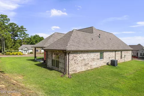 Exterior - 600 Ponderosa Dr, Flowood, MS 39232 photo 5 of 14