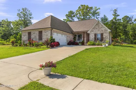 Exterior - 600 Ponderosa Dr, Flowood, MS 39232 photo 1 of 14