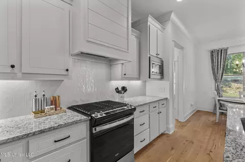 Kitchen - 600 Ponderosa Dr, Flowood, MS 39232 photo 4 of 4