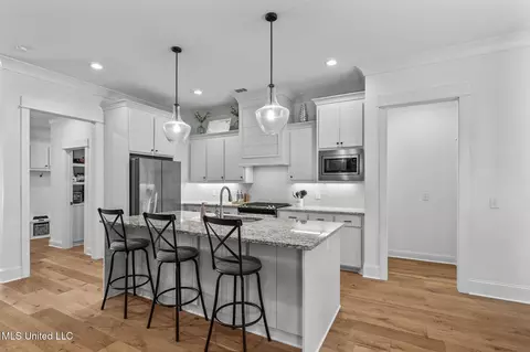 Kitchen - 600 Ponderosa Dr, Flowood, MS 39232 photo 2 of 4