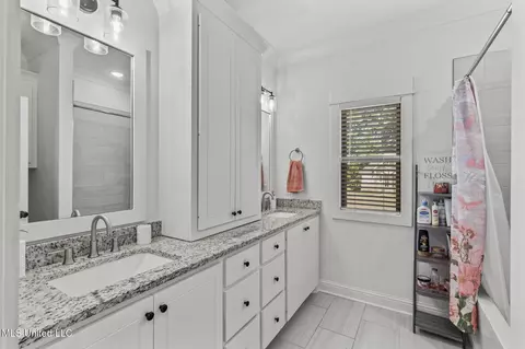 Bath - 600 Ponderosa Dr, Flowood, MS 39232 photo 6 of 7