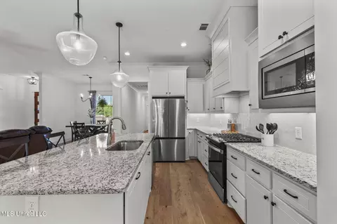 Kitchen - 600 Ponderosa Dr, Flowood, MS 39232 photo 3 of 4