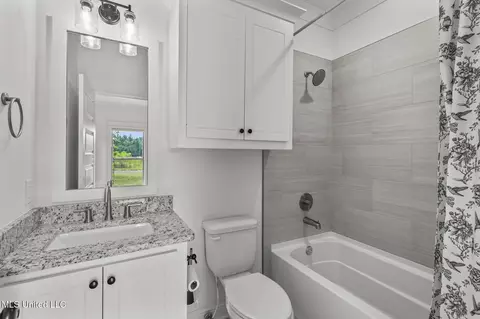 Bath - 600 Ponderosa Dr, Flowood, MS 39232 photo 5 of 7