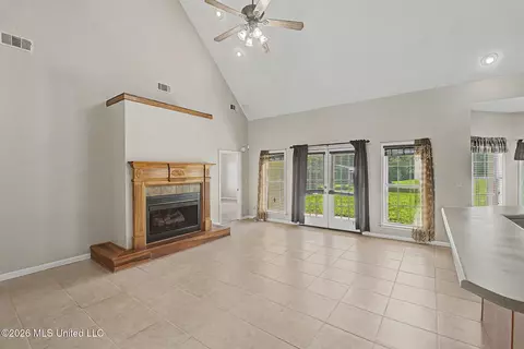 Living - 4004 Green Meadow Dr, Hernando, MS 38632 photo 1 of 2