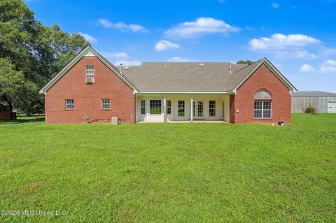 Exterior - 4004 Green Meadow Dr, Hernando, MS 38632 photo 5 of 5