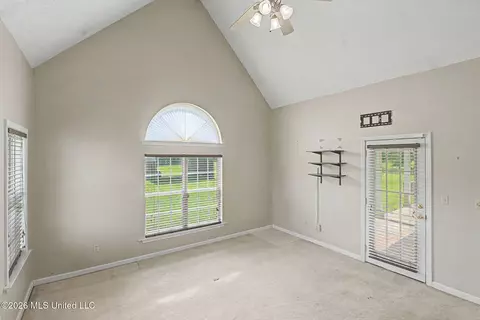 Living - 4004 Green Meadow Dr, Hernando, MS 38632 photo 2 of 2