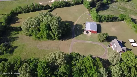 4004 Green Meadow Dr, Hernando, MS 38632