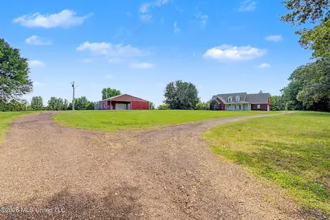 Exterior - 4004 Green Meadow Dr, Hernando, MS 38632 photo 1 of 5