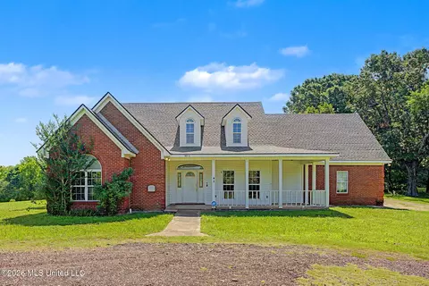Exterior - 4004 Green Meadow Dr, Hernando, MS 38632 photo 3 of 5