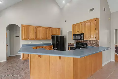 Kitchen - 4004 Green Meadow Dr, Hernando, MS 38632 photo 1 of 2