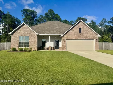 11456 Memphis Cir, Ocean Springs, MS 39564