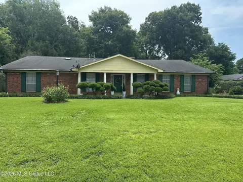 3 Summerfield Pl, Natchez, MS 39120