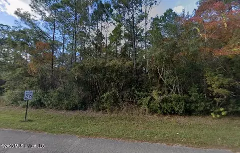 6190 Comanche St, Kiln, MS 39556