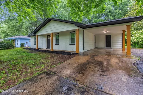 5214 Haynes Dr, Horn Lake, MS 38637