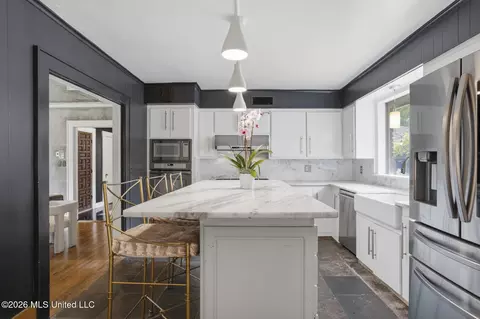 Kitchen - 3702 Old Canton Rd, Jackson, MS 39216 photo 2 of 6