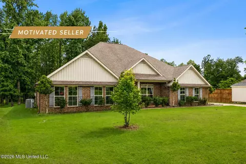5475 Branchview Dr, Olive Branch, MS 38654