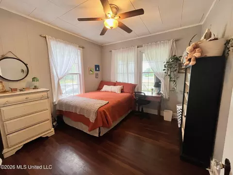 Bedroom - 512 E Franklin St, Carthage, MS 39051 photo 6 of 7