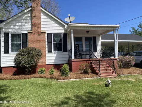 Exterior - 512 E Franklin St, Carthage, MS 39051 photo 4 of 4