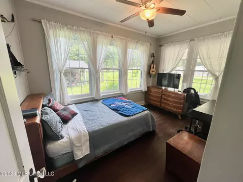 Bedroom - 512 E Franklin St, Carthage, MS 39051 photo 2 of 7