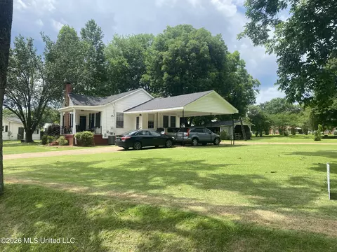 Exterior - 512 E Franklin St, Carthage, MS 39051 photo 2 of 4