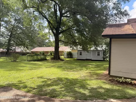 Exterior - 141 Plum Tree Rd, Brandon, MS 39047 photo 6 of 13